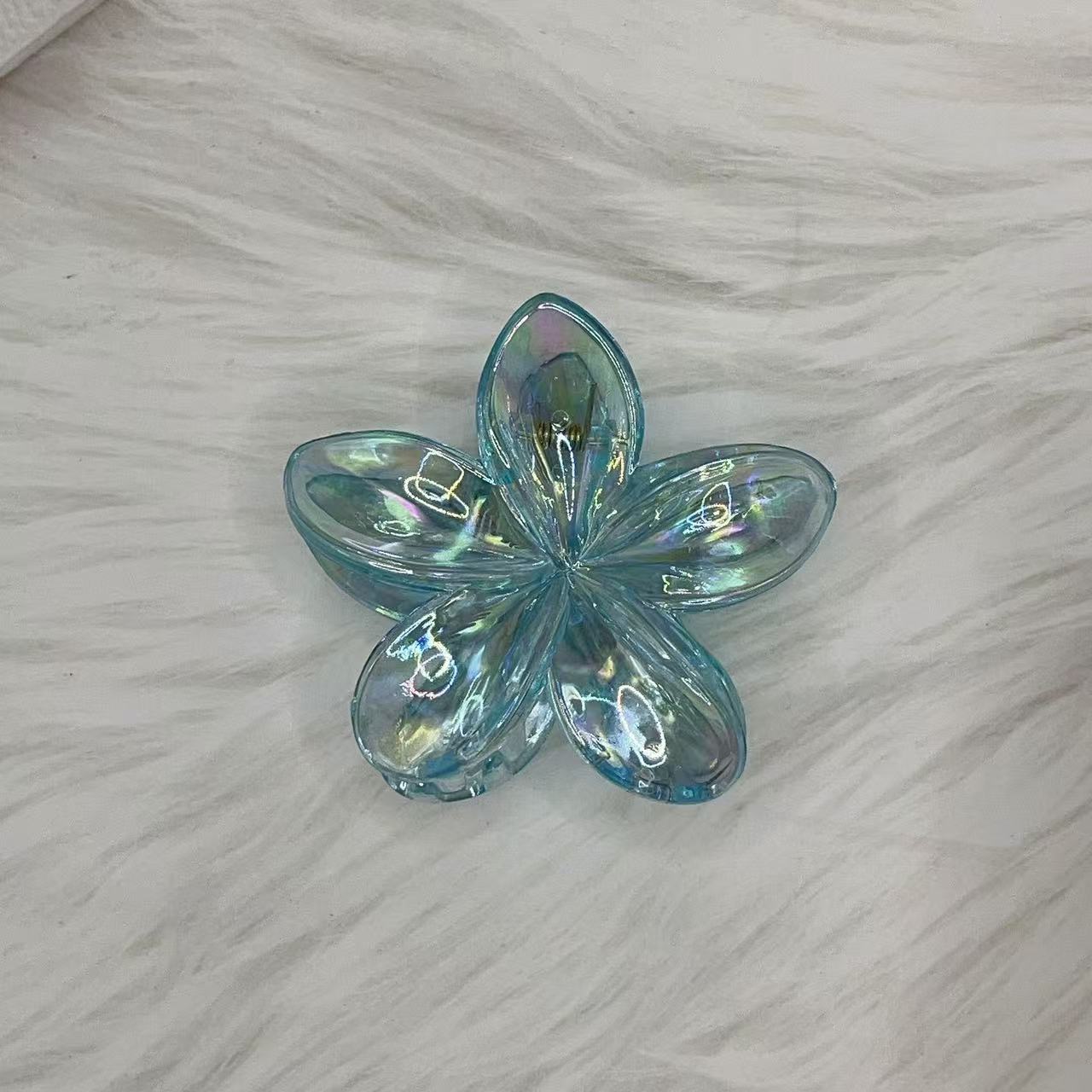 Nuevo color frangipani acrílico pinza para el cabello flor pinza de agarre de alta calidad elegante accesorio para el cabello de mujer pinza de tiburón de agarre lateral