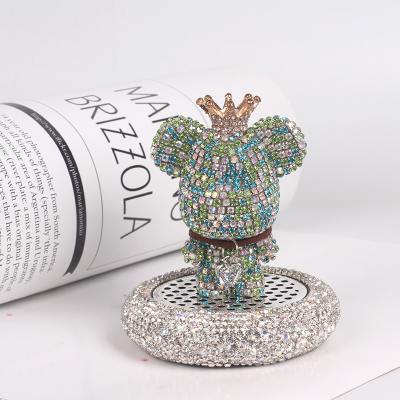 Accesorios para automóviles Adornos de aromaterapia Oso violento Muñeca linda Perfume para automóvil Aromaterapia Dibujos animados creativos Decoración de automóvil Mujer