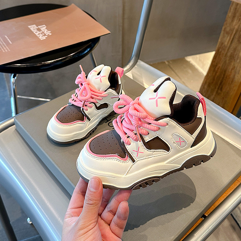 Cricketskor för barn Korean Edition Bröd Violence Bear Tide Brand Pojkar och flickor Fritidssportskor 2023 Nyhet_voghion.com