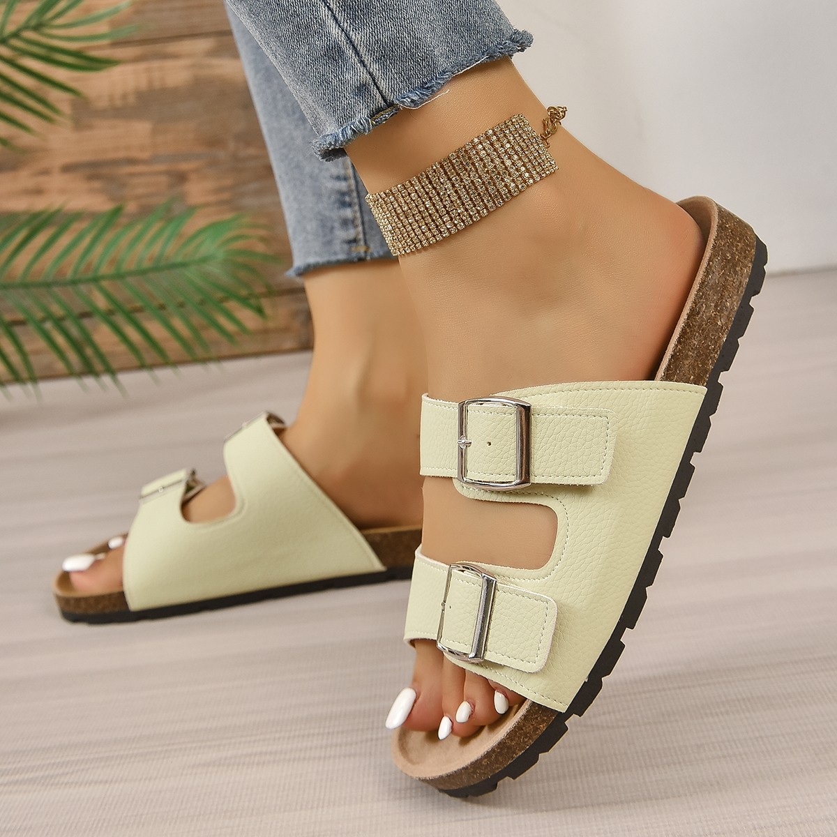 Nieuwe zomer- en herfstslippers met platte bodem en ronde neus Europese Amerikaanse mode Casual dames Grensoverschrijdende buitenlandse handel_voghion.com