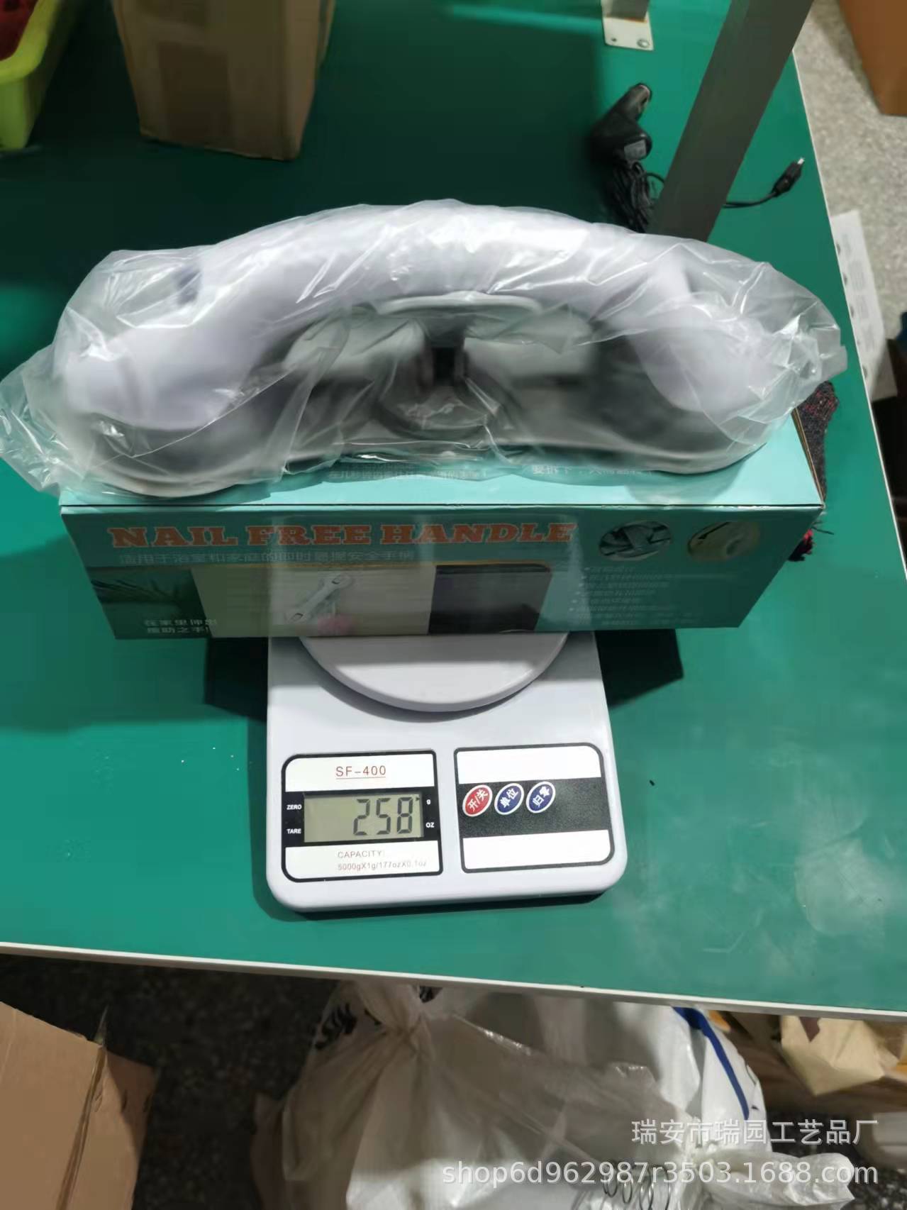 Productos de televisión transfronterizos baño ventosa apoyabrazos baño cilindro niños ancianos manija de la puerta de cristal manija transfronteriza al por mayor