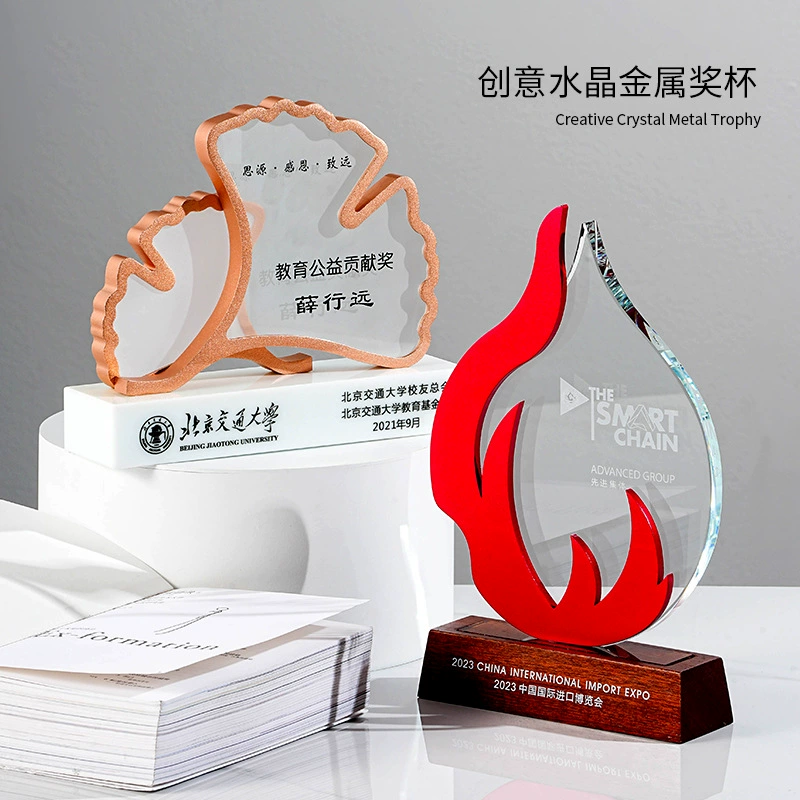 Хрустальные украшения в виде айсберга с индивидуальным гравированным логотипом и корпоративными слоганами для подарков на юбилей компании сотрудникам и клиентам