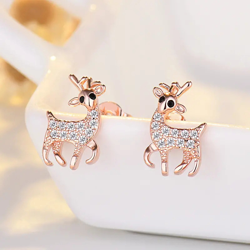 Cao Shi sweet and delicate deer earrings Christmas fashion festival earrings Korean new simple and cute earrings_voghion.com