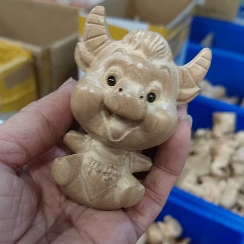 桃木彫刻十二生肖の手の工芸品は桃木の手の木の観光地区の観光工芸品を並べます。|undefined