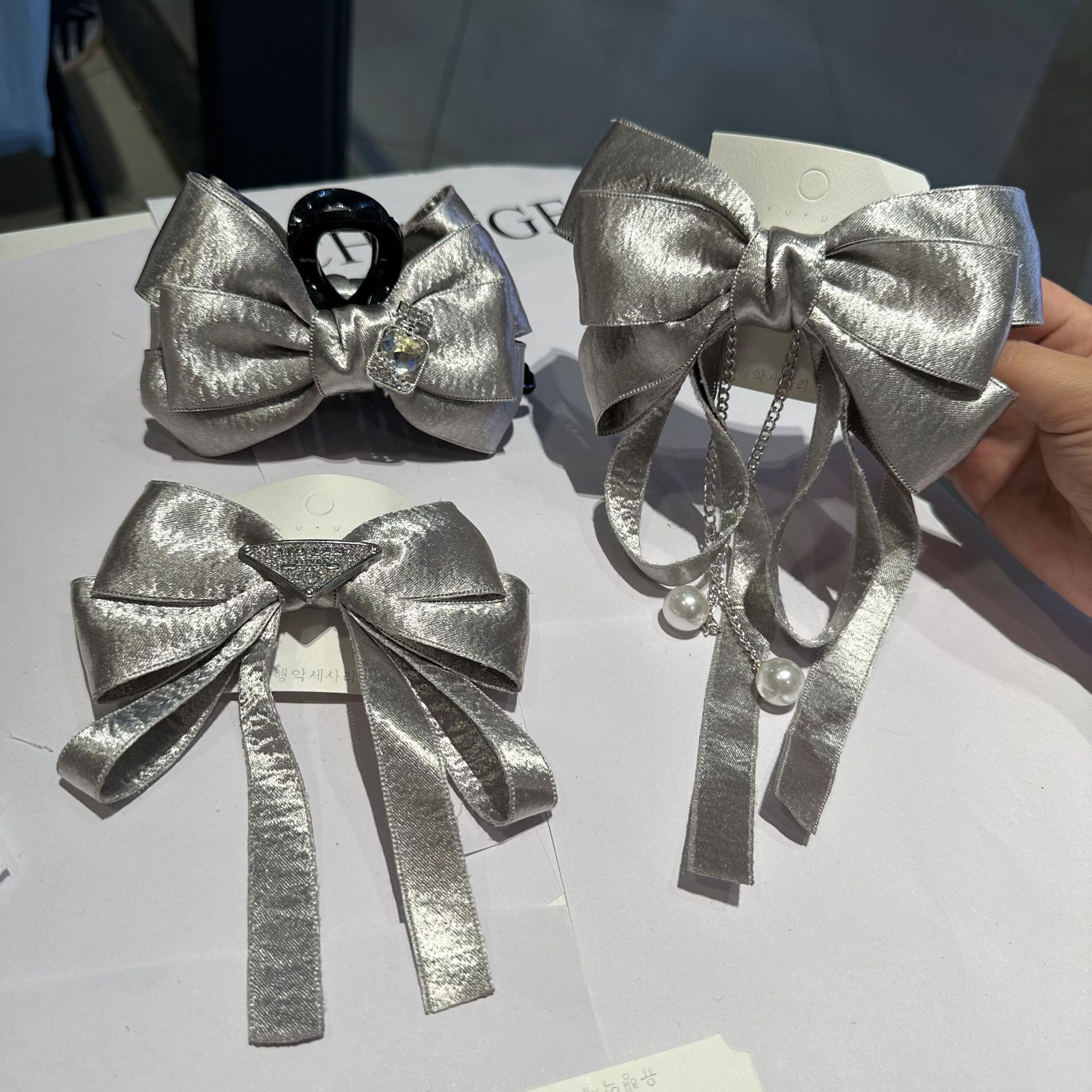 千禧辣妹銀色pu皮蝴蝶結愛心水鑽髮夾少女劉海邊夾甜酷風碎髮夾女