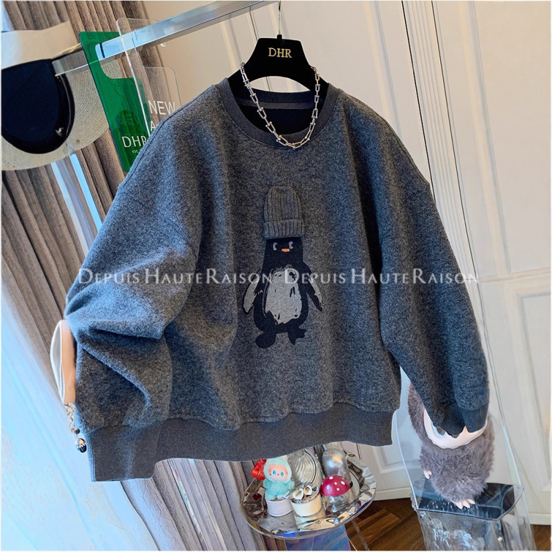Plus-Size Unique Age-Reducing Hat Penguin Fleece Thickened Crew Neck Sweatshirt for Women Autumn and Winter Loose Top