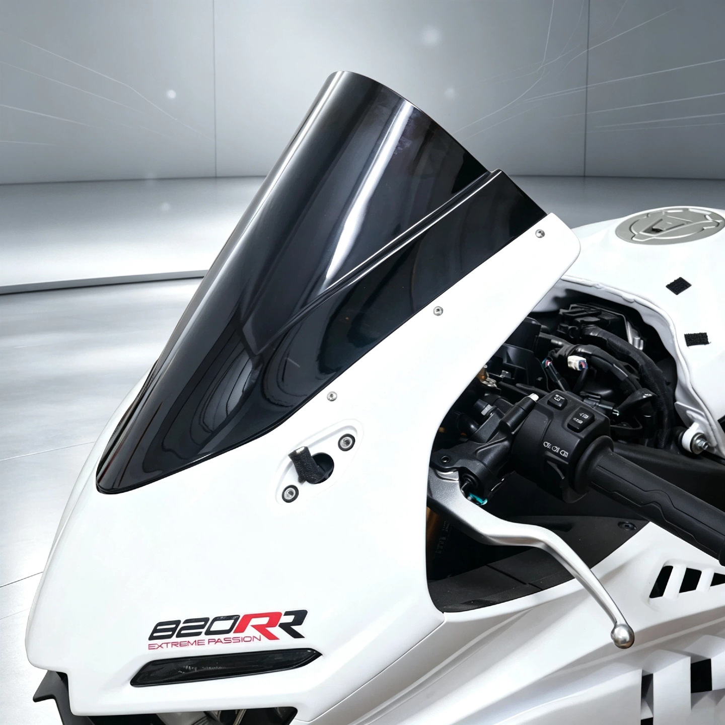 Suitable for Zhangxue Motorcycle 820RR, specialized windshield, 820RR modified front windshield lens, non-destructive modification accessories