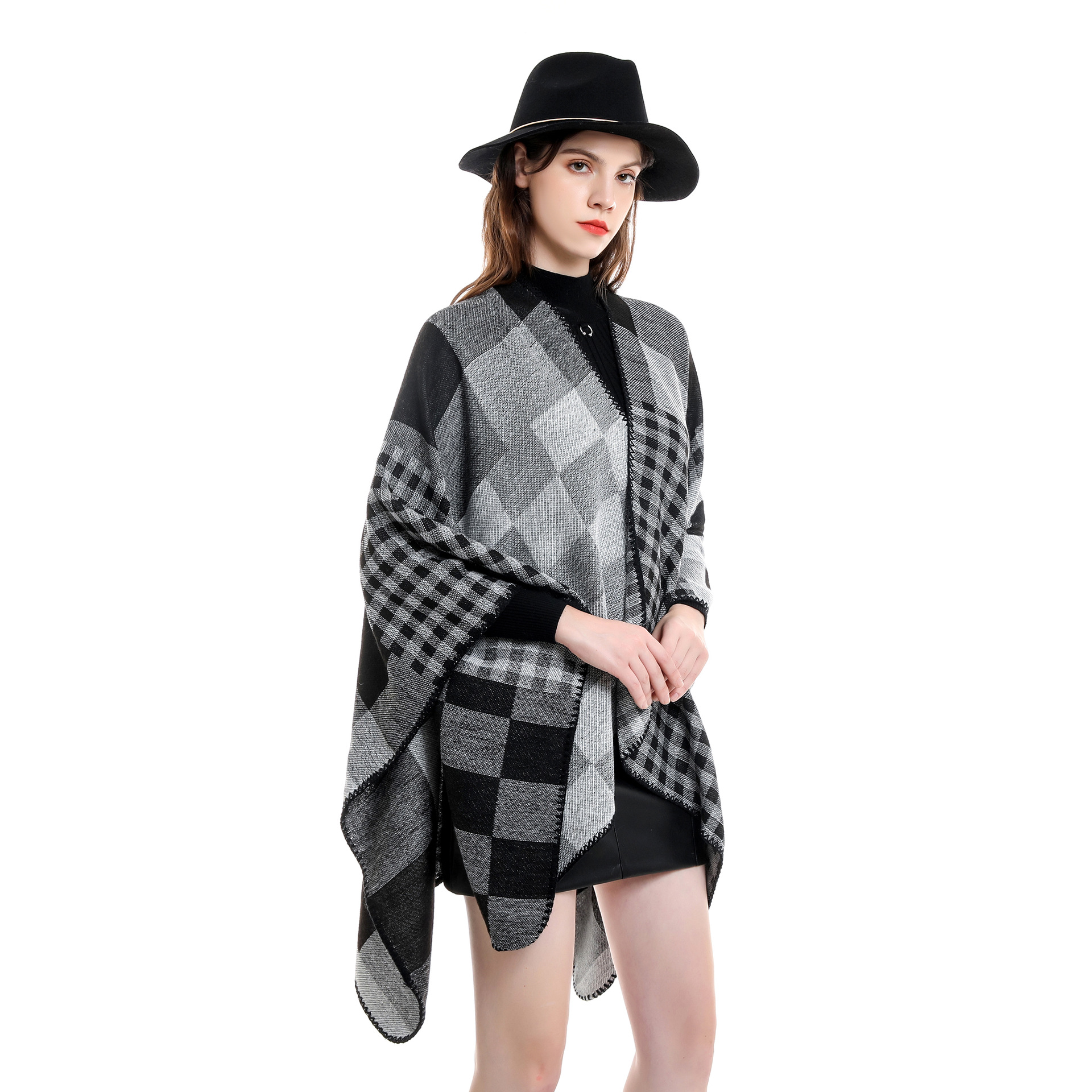 Otoño e Invierno nueva moda a cuadros blanco y negro color a juego capa exterior de las mujeres capa simple imitación Cachemira chal