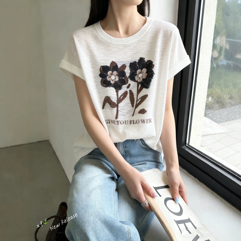 Floral Jacquard T-Shirt for Women, Stylish Round Neck, Flutter Sleeves, Casual Versatile Slim-Fit Youthful Knit Top Floral Jacquard T-Shirt for Women, Stylish Round Neck, Flutter Sleeves, Casual Versatile Slim-Fit Youthful Knit Top