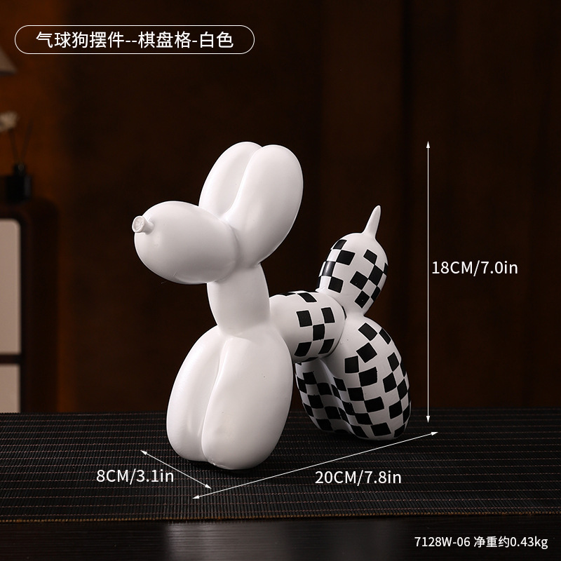 Chess, white balloon