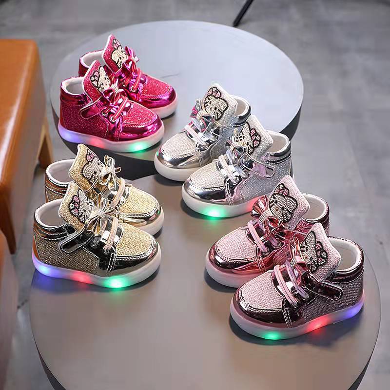 2026 Spring and Autumn New Girls' Princess Shoes with Rhinestones, Breathable Light-Up Shoes, Children's Hello Kitty Casual Sports Shoes Trend 2026 Spring and Autumn New Girls' Princess Shoes with Rhinestones, Breathable Light-Up Shoes, Children's Hello Kitty Casual Sports Shoes Trend
