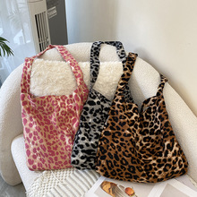 �͹�С�����y���ز������������eŮ��������ͬ��yһ�����μ�