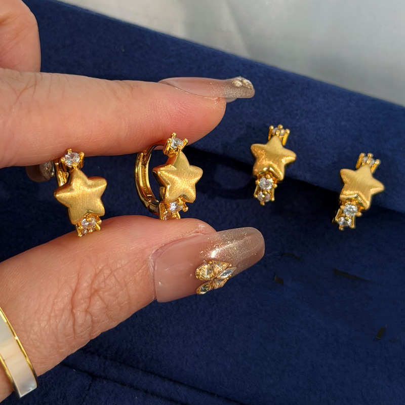 Real Gold 24K Electroplated Strong Color-Retaining Sparkling Gold Brushed Star Earrings, Fashionable Versatile Exquisite and Elegant Ear Jewelry Real Gold 24K Electroplated Strong Color-Retaining Sparkling Gold Brushed Star Earrings, Fashionable Versatile Exquisite and Elegant Ear Jewelry