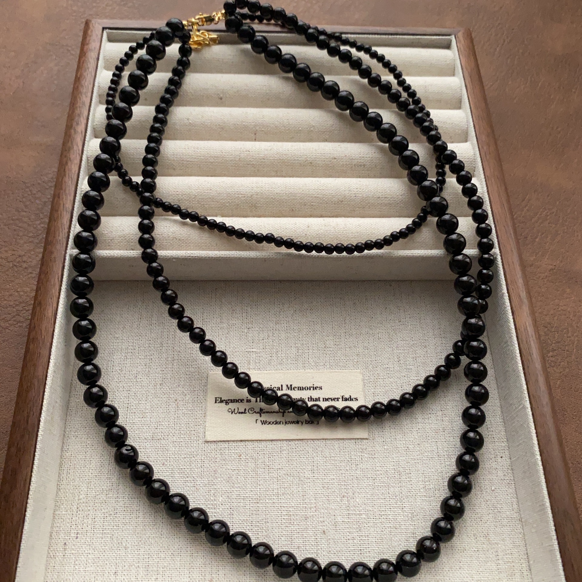 Minimalist Layered Necklace In Gold With Delicate Chains For Women_voghion.com