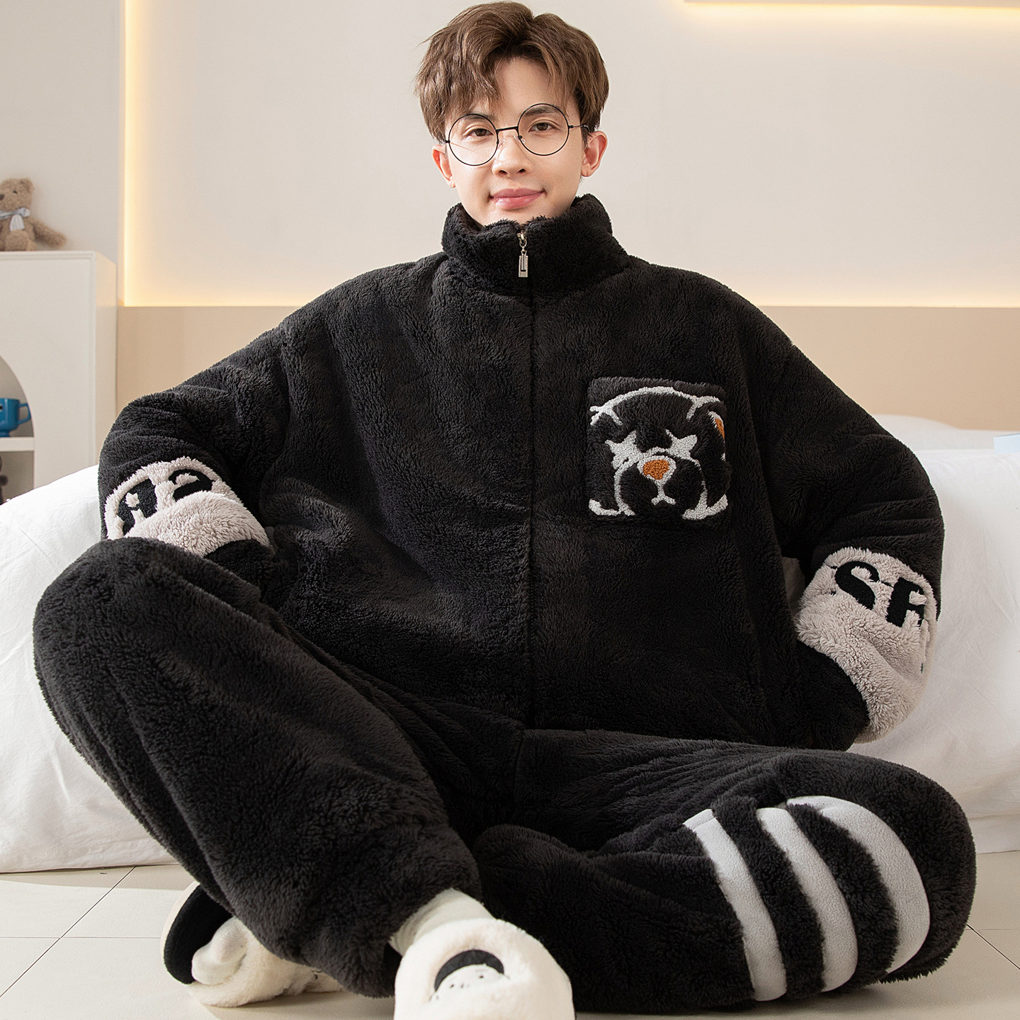 Men's Winter Pajamas, Thickened Fleece Coral Fleece, 2024 New Arrival, Men's and Teenagers' Outwear Home Wear Set
