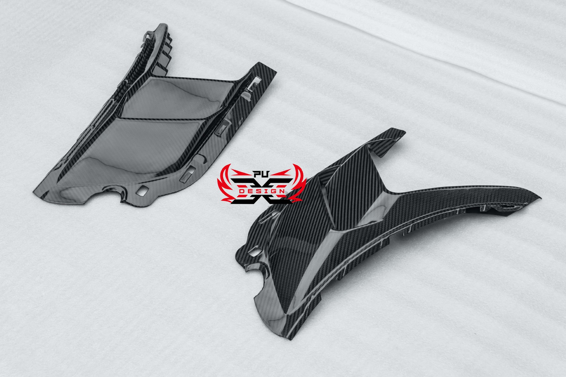 Suitable for Porsche 911 992 GT3RS original dry carbon fiber modification kit, front, middle, rear lip and side skirts
