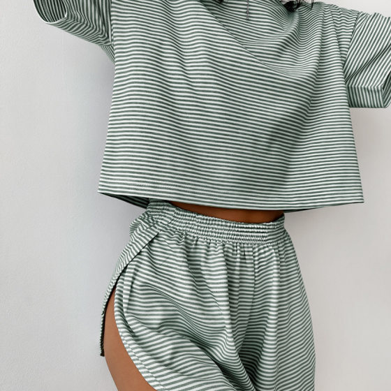 2024 European and American Autumn Knitted Striped Pajamas Loose Short-sleeved Shorts suit Fashion Cross-border Wear Home Clothes for Women