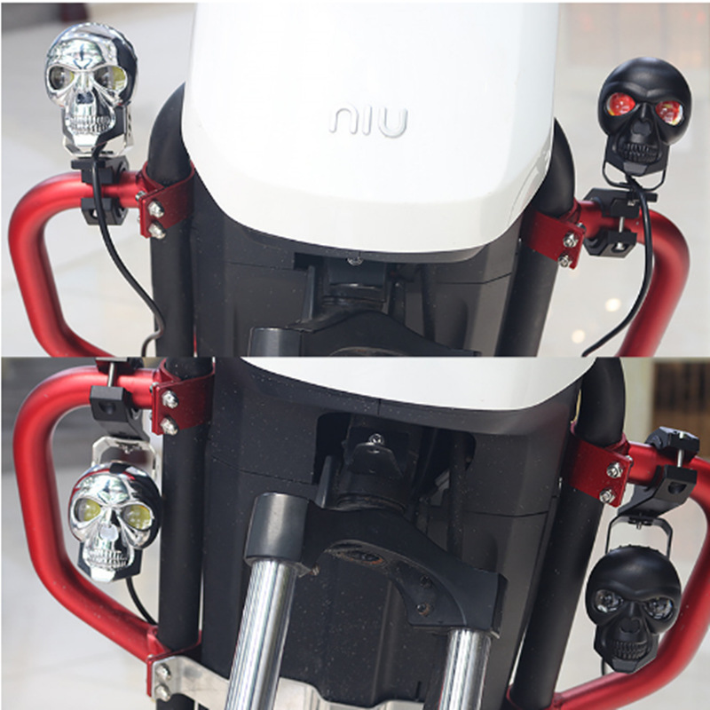 Motocicleta LED bicromático Spotlight Skull Spotlight Headlight Far and Close Light Vehicle Modificación Motocicleta