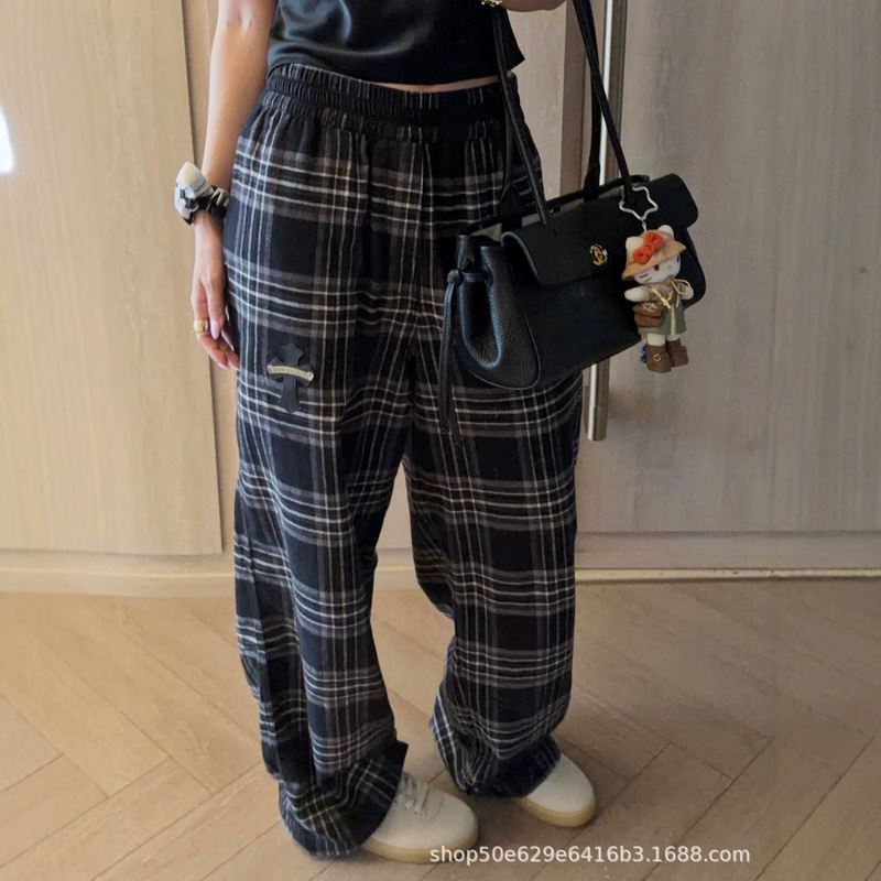 High-quality in-stock CH brand black and gray flannel plaid wide-leg casual pants for men and women, high street hip-hop versatile long pants High-quality in-stock CH brand black and gray flannel plaid wide-leg casual pants for men and women, high street hip-hop versatile long pants