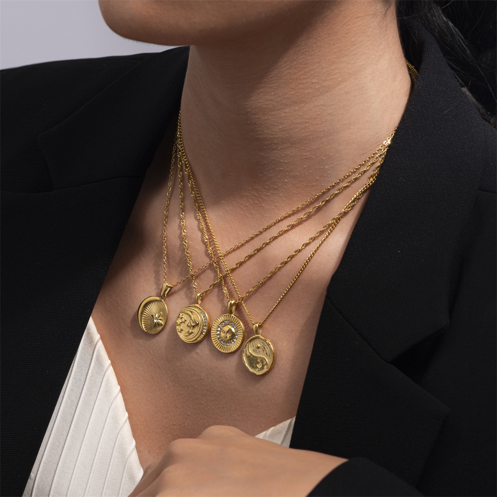 Tina transfronteriza Europa y América versátil nuevo collar de acero inoxidable simple sensación de alto nivel 25 años explosión cadena clavícula de acero de titanio mujer