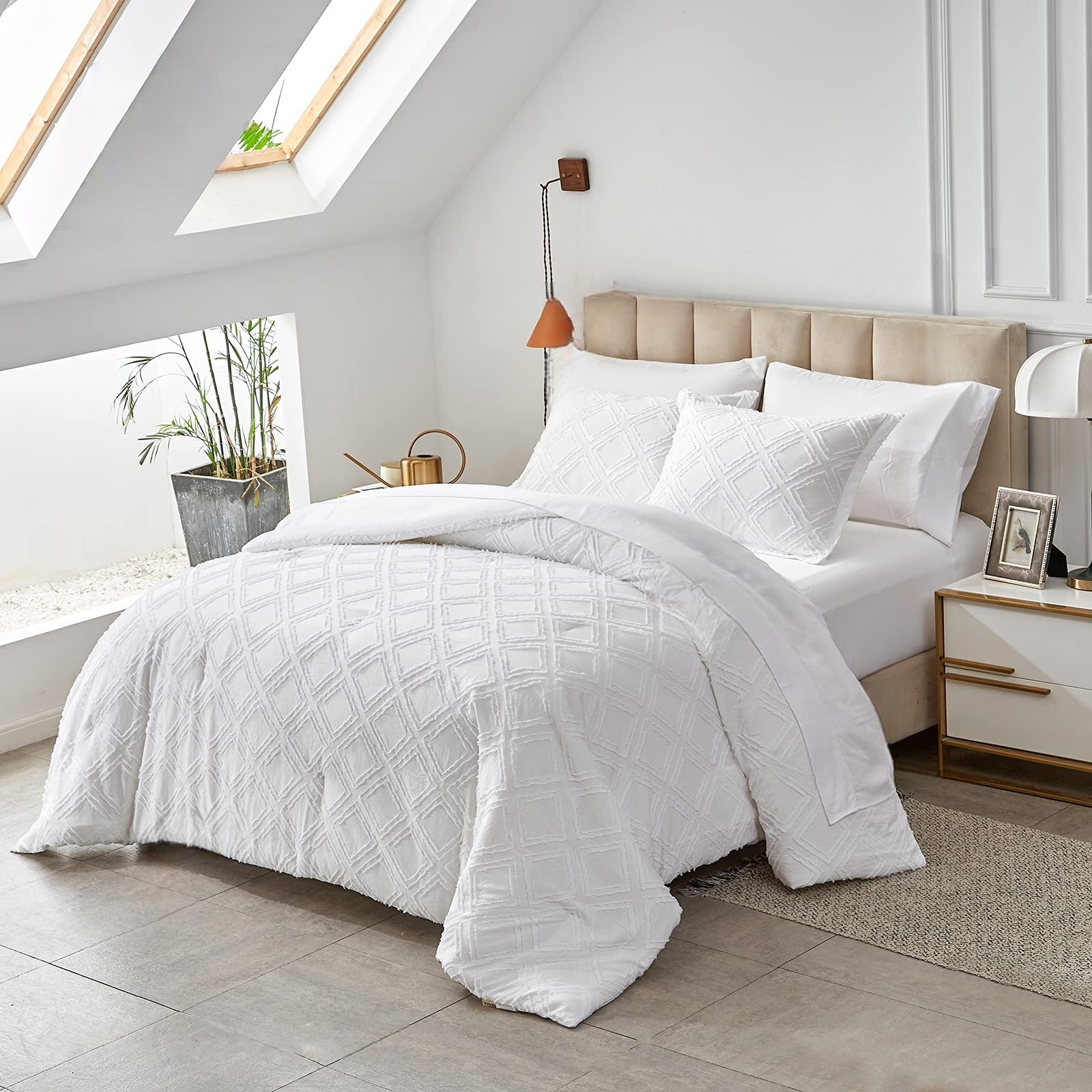 White Queen-7 Pieces-06.jpg