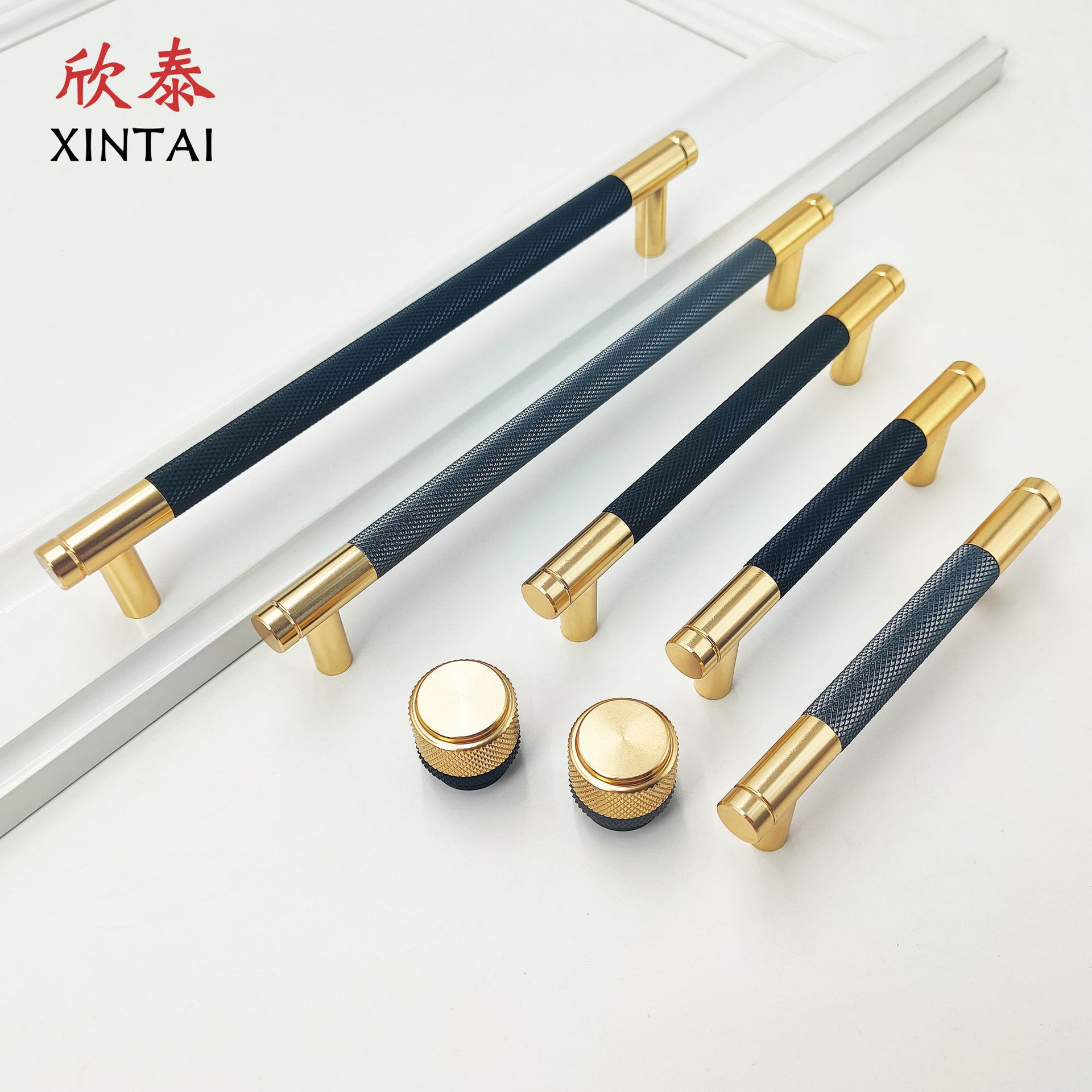 Double-color embossed handle black with gold wardrobe cabinet door with extended handle modern minimalist Nordic style drawer single hole handle