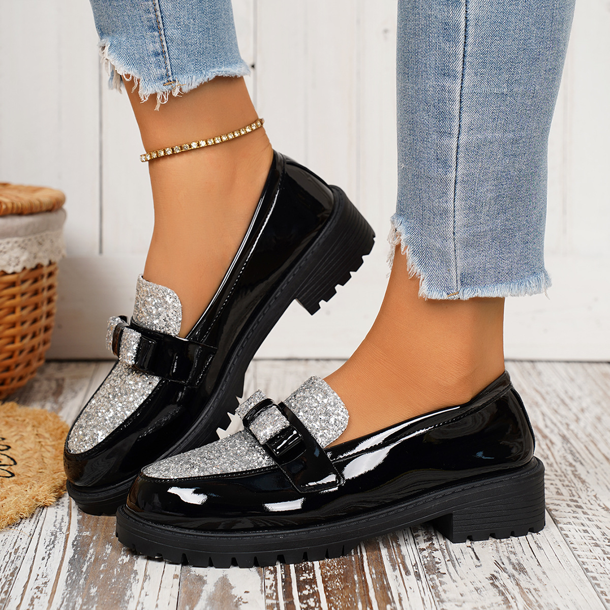 2025夏季新款跨境圆头中跟粗跟金属扣单鞋女韩版套脚外贸乐福女鞋