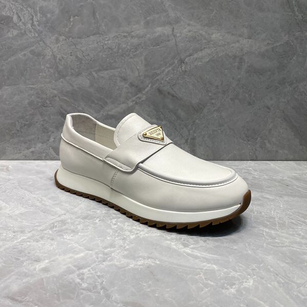 casual footwear