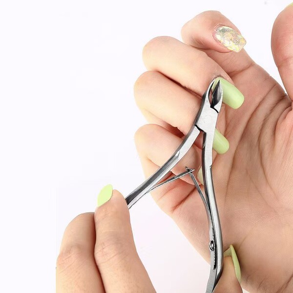 Exfoliating pliers stainless steel for manicure