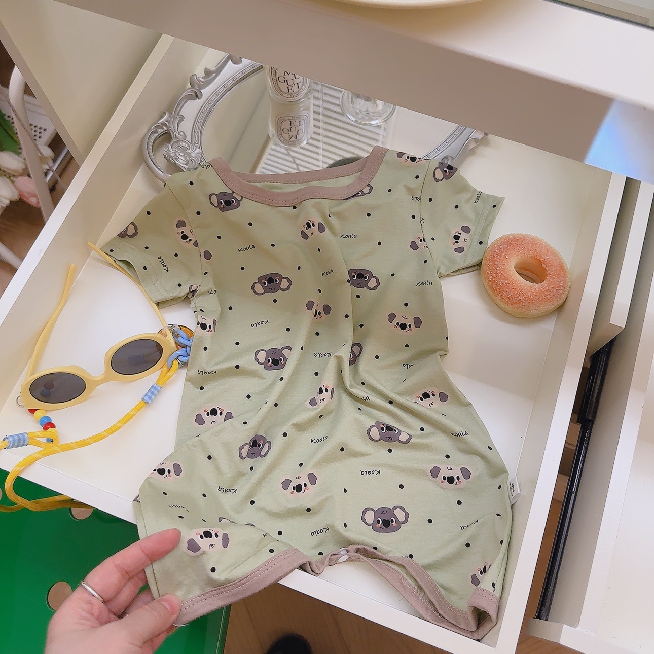 Su pijama de bebé 2025 verano nuevo camisón de bebé Lycell, edredón a prueba de patadas, saco de dormir para niños, pierna dividida, mono