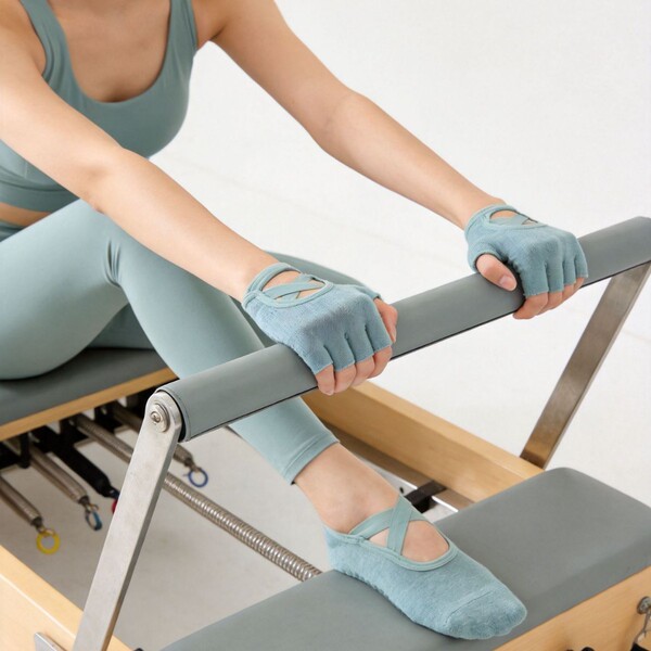 【Hot Product】Ladies Combed Cotton Cross-Belted Yoga Socks Dance…