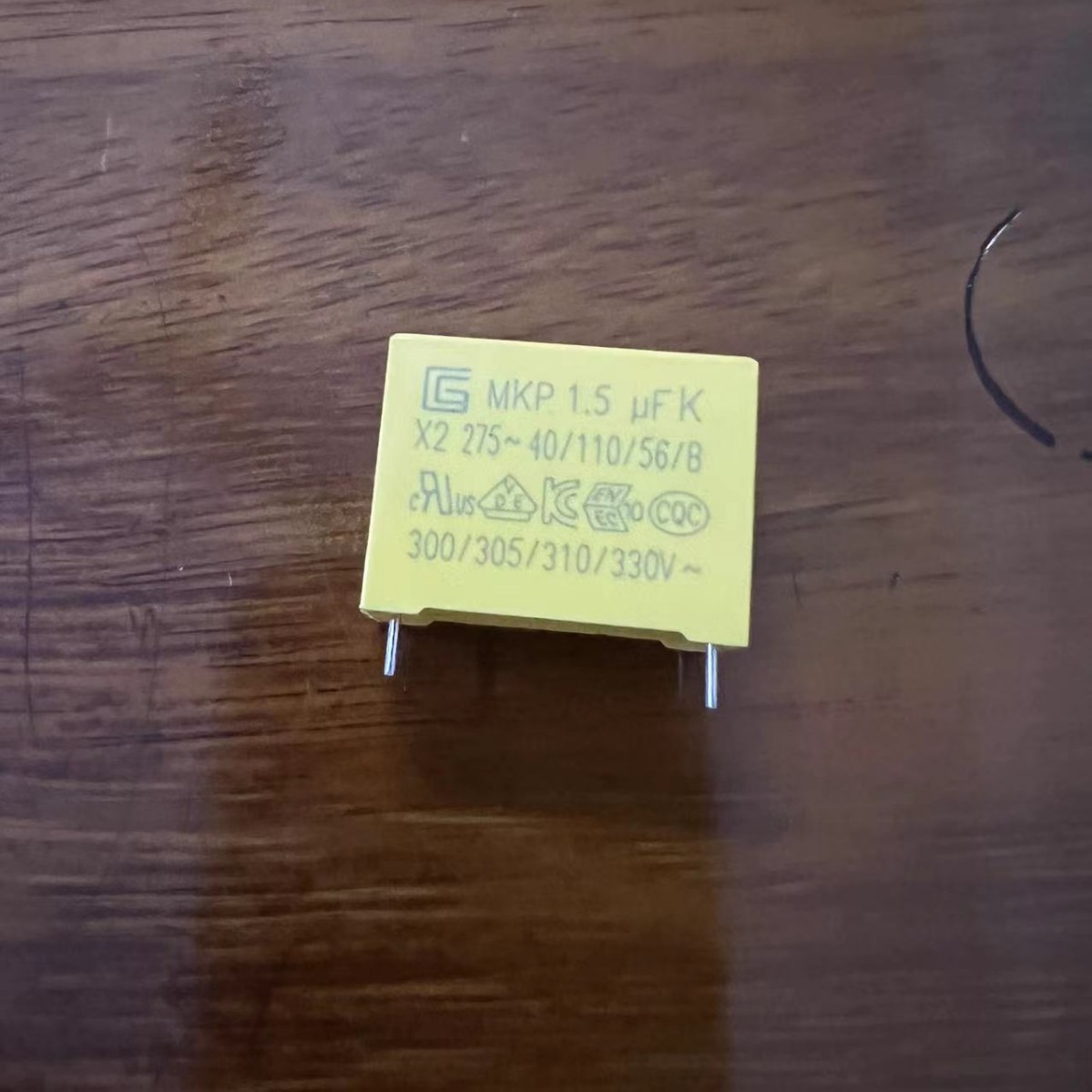 安规电容155  1.5uf  275V～ 脚距22.5 mm