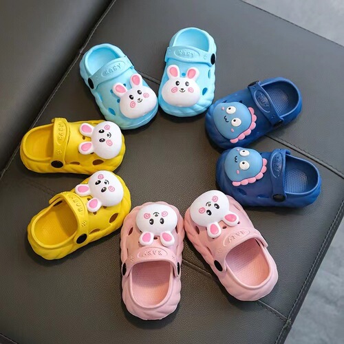 Factory direct sales children's non-slip lightweight clogs anti-collision outdoor home cute toddler cute slippers summer EVA