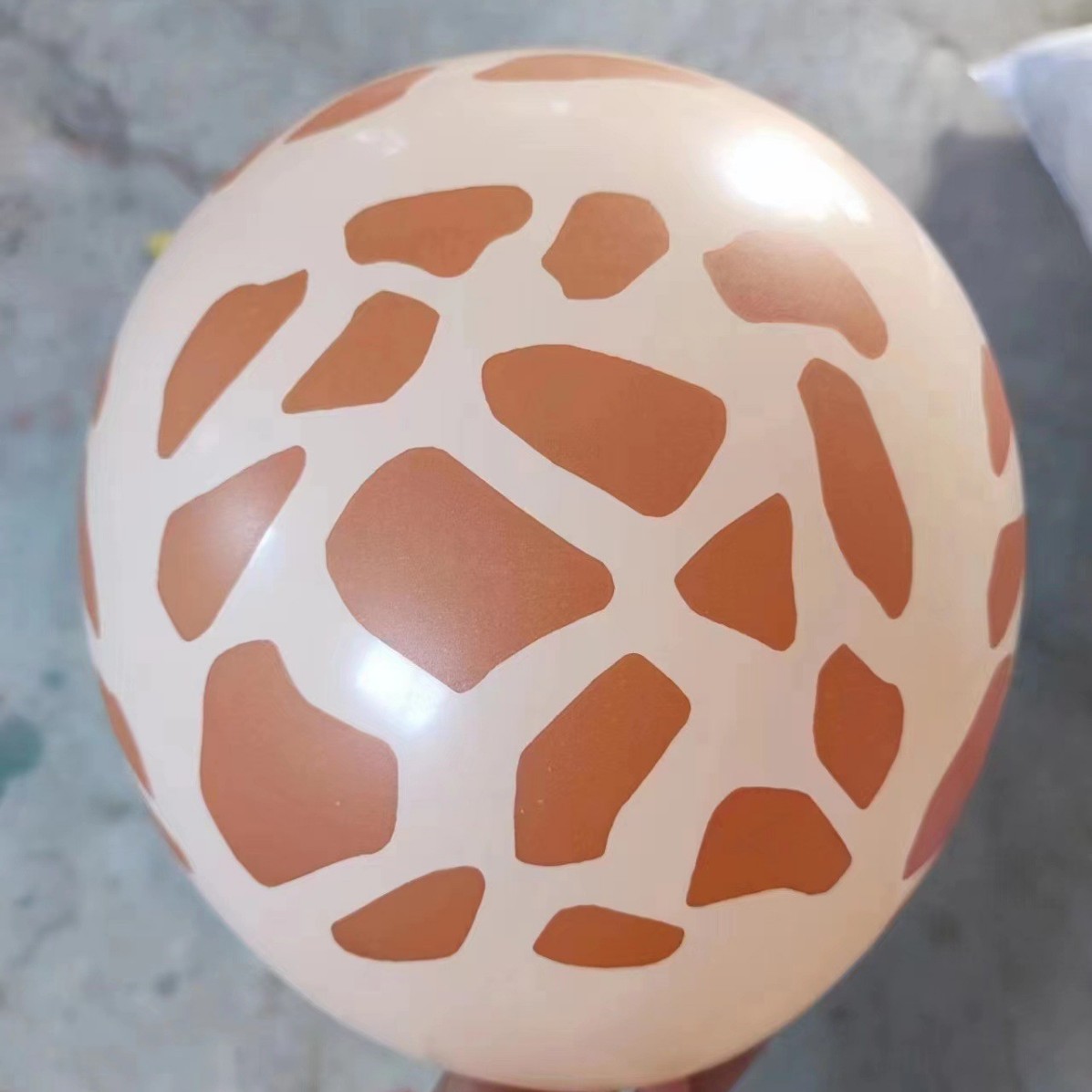 Globos Personalizados de 12 Pulgadas con Diseño de Lunares, Globos de Animales, Globos de Vaca, Decoración para Salón de Bodas, Decoración para Fiestas, Propuesta de Matrimonio con Lunares, Hojas, Flores Completas.