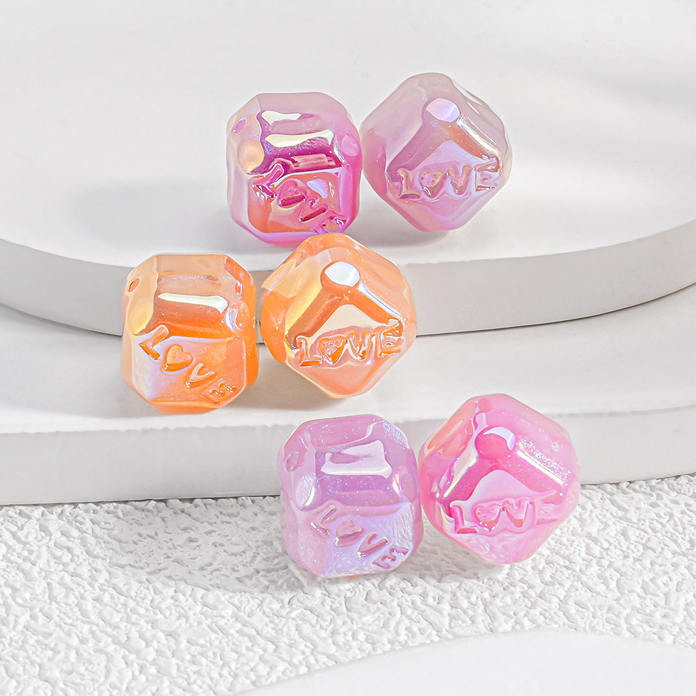 10 piezas de superficie de corte de cambio de color de luz ultravioleta LOVE cuadrado con cuentas de bricolaje cadena de teléfono móvil accesorios de joyería estilo mixto lote suelto