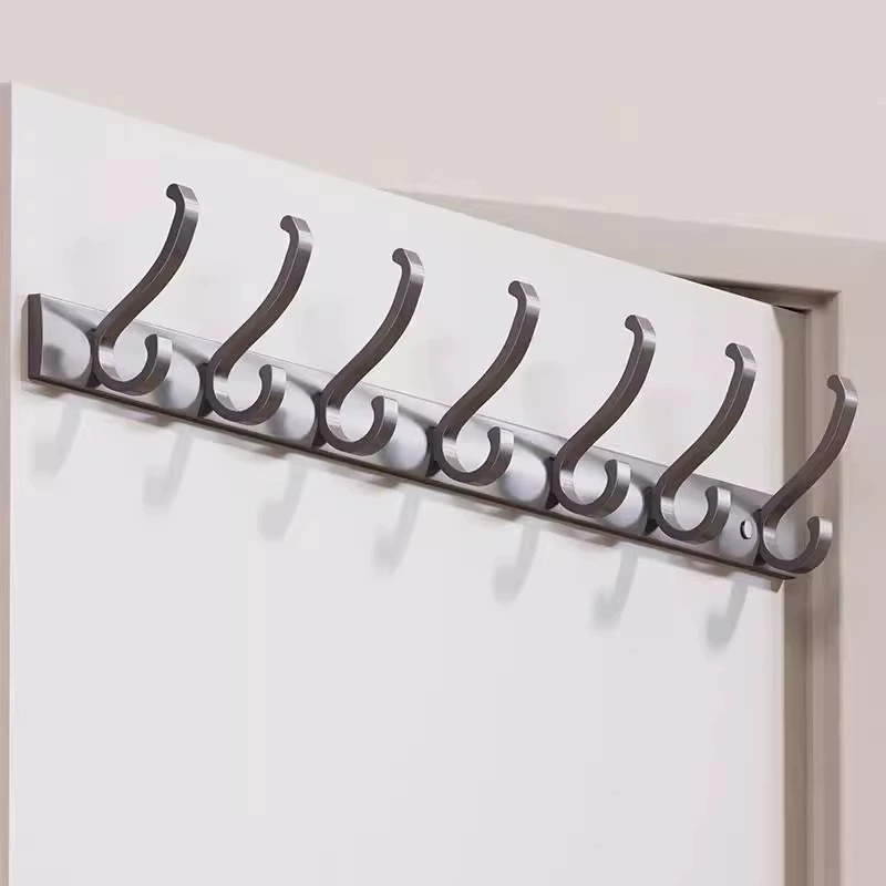 Вешалка для одежды для дома после входа в дверь