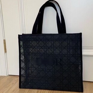 �羳����D�Һ�ɫ��y�ٽz�W�����ذ�����Ůʿ�μ�������ɳ����