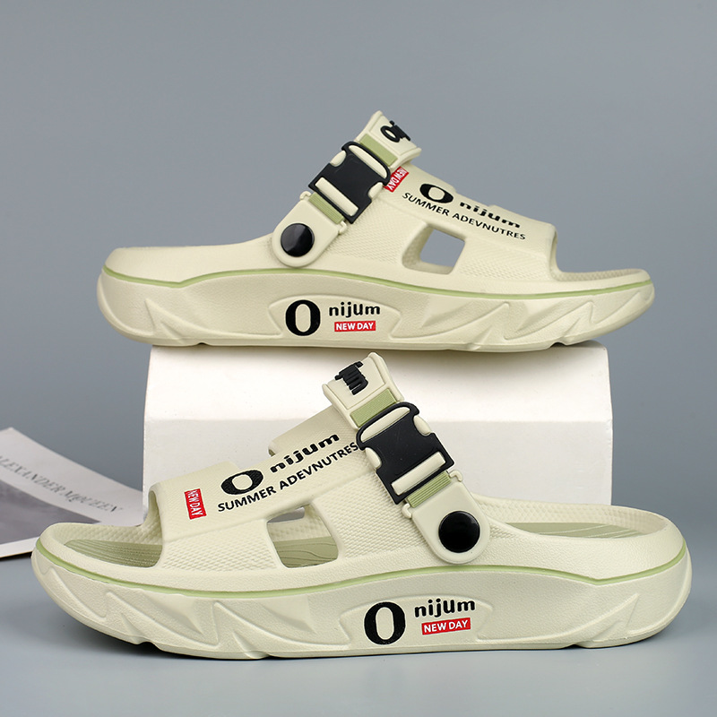 Nuevas sandalias y zapatillas para hombre 2025 verano suela gruesa hogar antideslizante, resistente al desgaste, desodorante, zapatillas de playa de moda transfronteriza