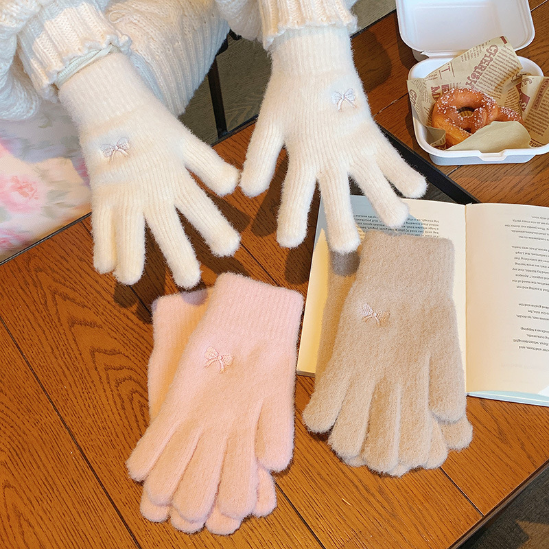 Japanese-Style Sweet Plush Gloves with Knitted Bow Decoration, Thickened and Warm, Finger-Separated Cycling Hand Socks, High-Value Model