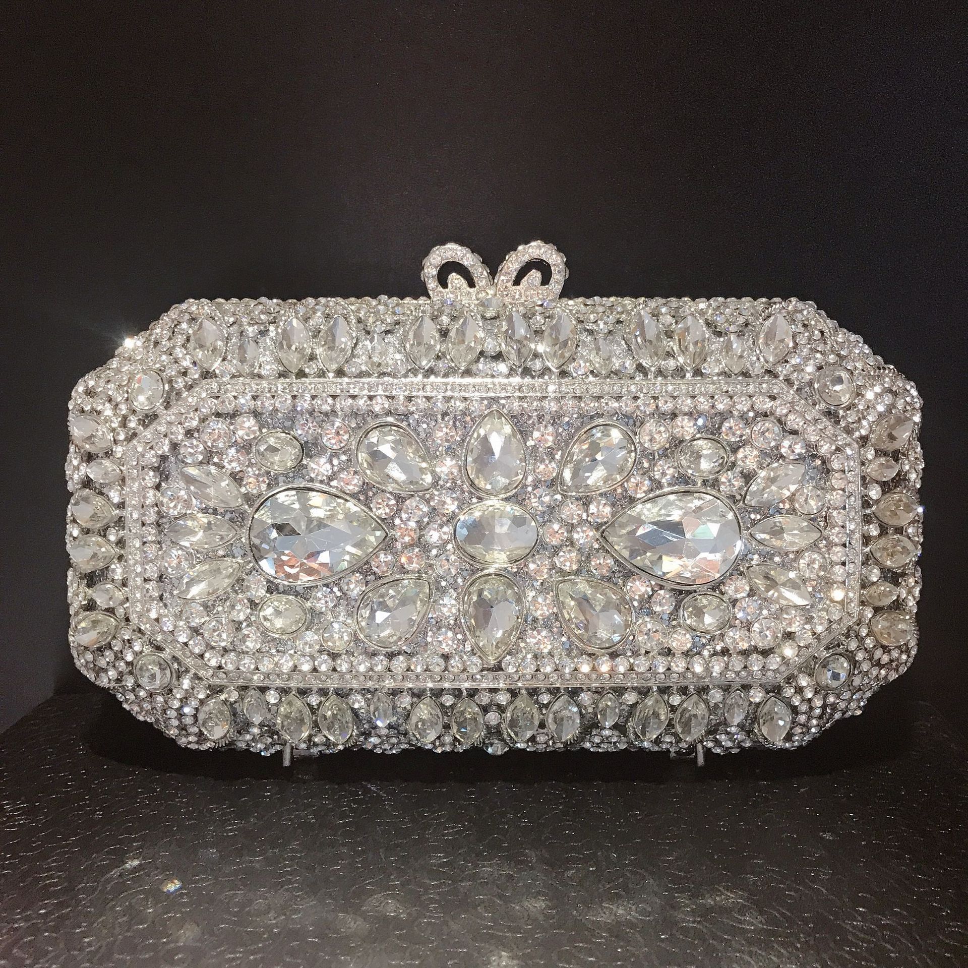 Nuevo paquete de cena con diamantes transfronterizos bolsas de cadena de diamantes de oro de champán cuadrado bolsas de mano de diamantes de vidrio de banquete europeas y estadounidenses