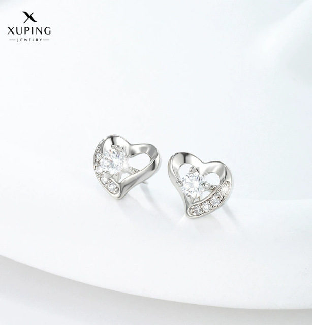 Xuping simple auriculares femeninas moda coreana en forma de corazón aleación de moda auriculares chapados en oro aretes de amor dulce