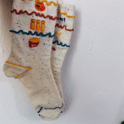 Super trendy, niche, personalized women's socks with lace trim, cotton socks, fun and cute internet-famous puffy socks, cream-colored striped socks