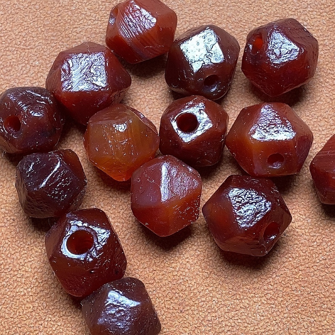 Natural red agate old beads Buddha beads octagonal beads Buddha beads DIY loose beads beads with beads accessories matching old agate
