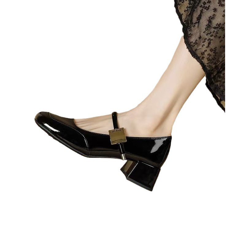 Zapatos retro Mary elegantes de cuero fragante para mujer con boca poco profunda 2025 nuevo estilo de noche zapatos ligeros de moda francesa para mujer