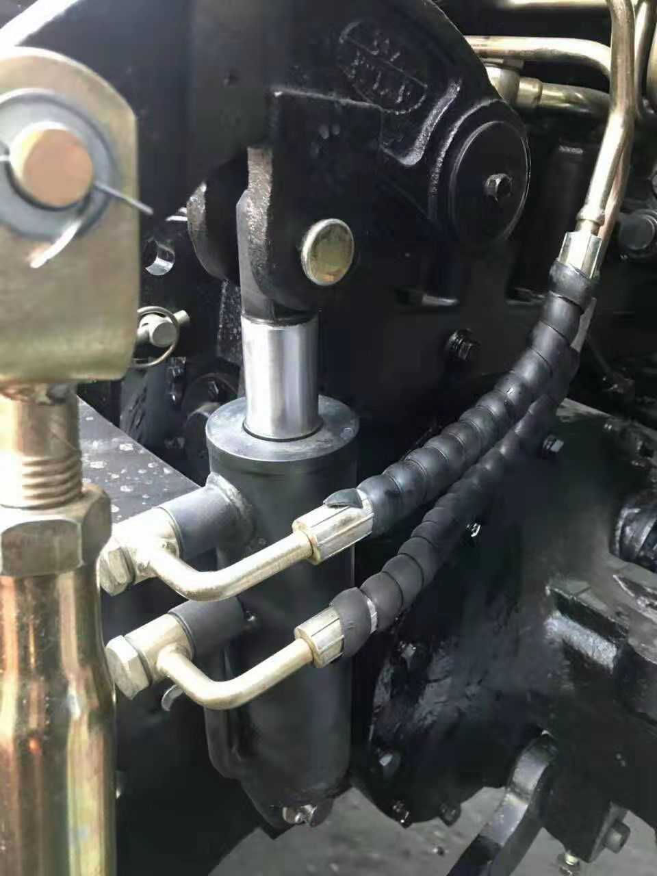 东方红迪尔欧豹时风拖拉机液压升降器提升器牛头总成