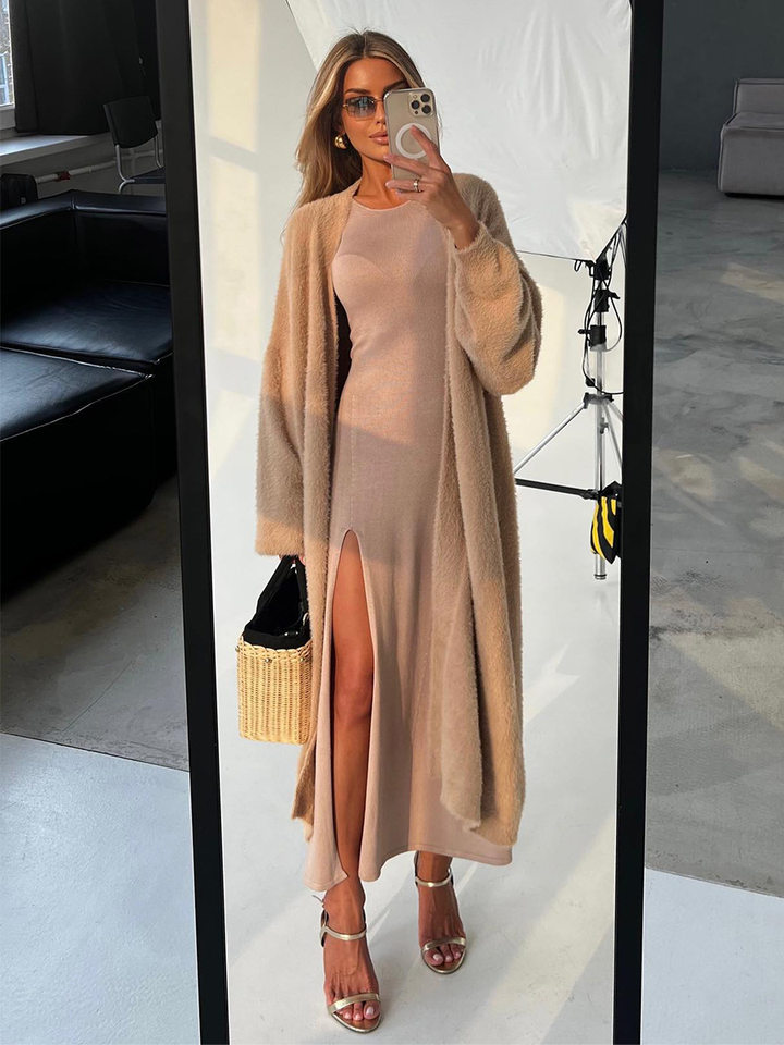 Áo cardigan len lông mềm dáng dài rộng cổ chữ V tay dài — hồng, màu xám, quần kaki chi tiết 60