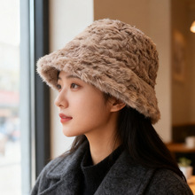 冬季毛绒绒渔夫帽女方脸圆脸显脸小护耳帽加厚保暖百搭羊羔毛帽子