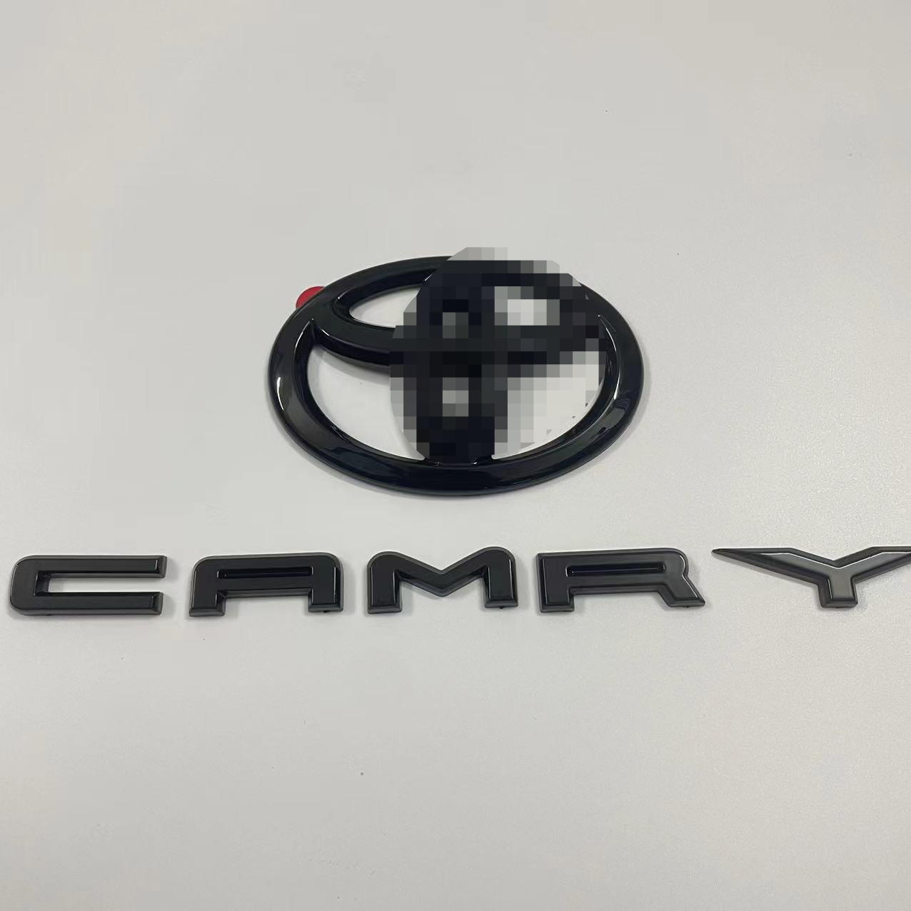 Suitable for Camry XSE cover car logo Toyota CAMRY label ABS modified car logo tail box cover logo