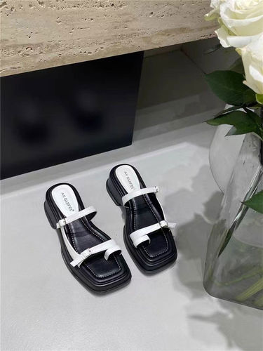 2025 Summer New Style Women's Slide Sandals, Platform Trendy Online-Ready Toe-Covering, Wear-Resistant Roman-Style Thick-Soled Korean-Style Sandals