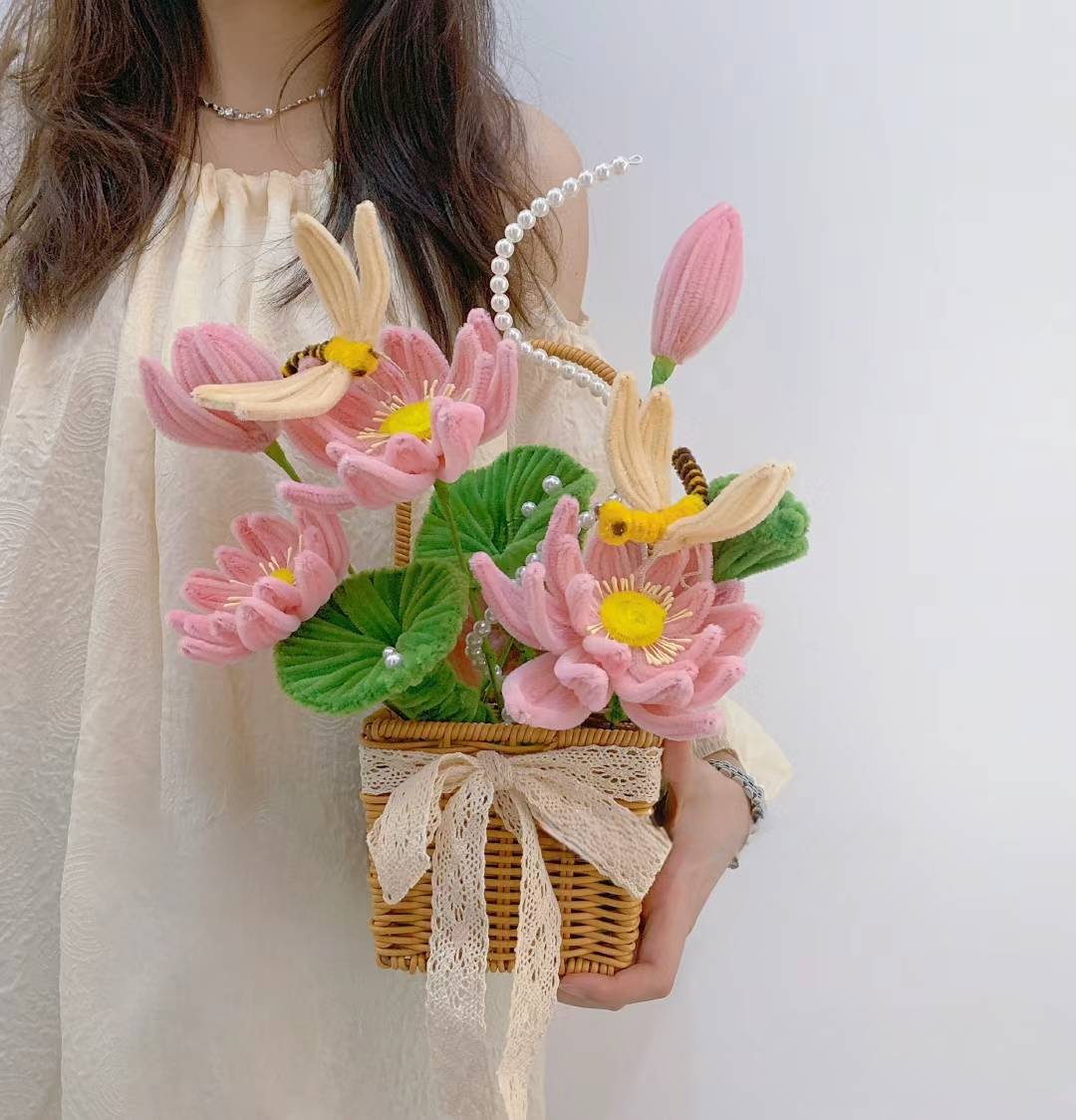 Hecho a mano DIY Twisted stick Lotus bouquet paquete material cesta de flores artificiales regalo cumpleaños del Día San Valentín para la novia